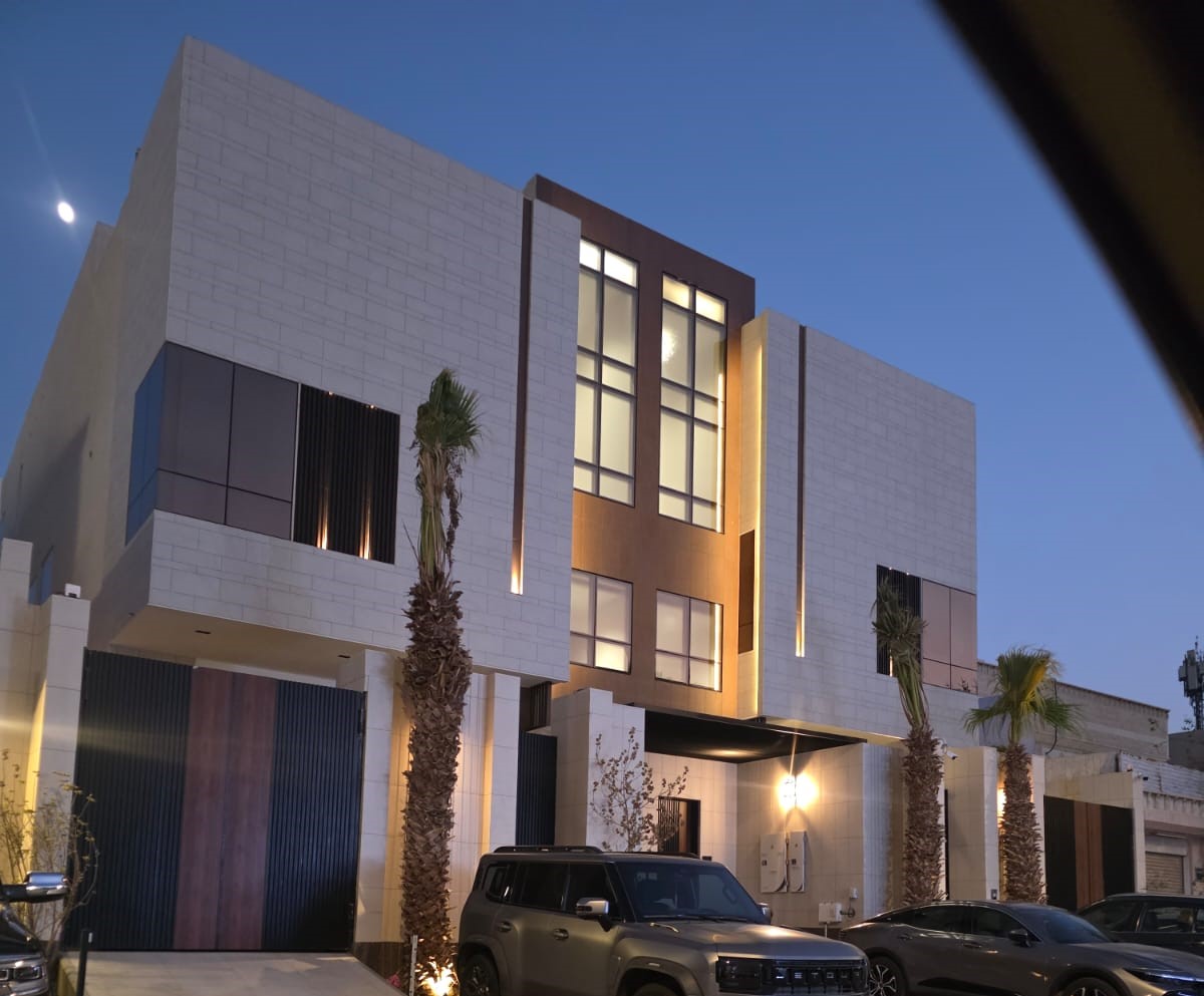 فيلا سكنية بالدمام — تنفيذ أنظمة الإضاءة